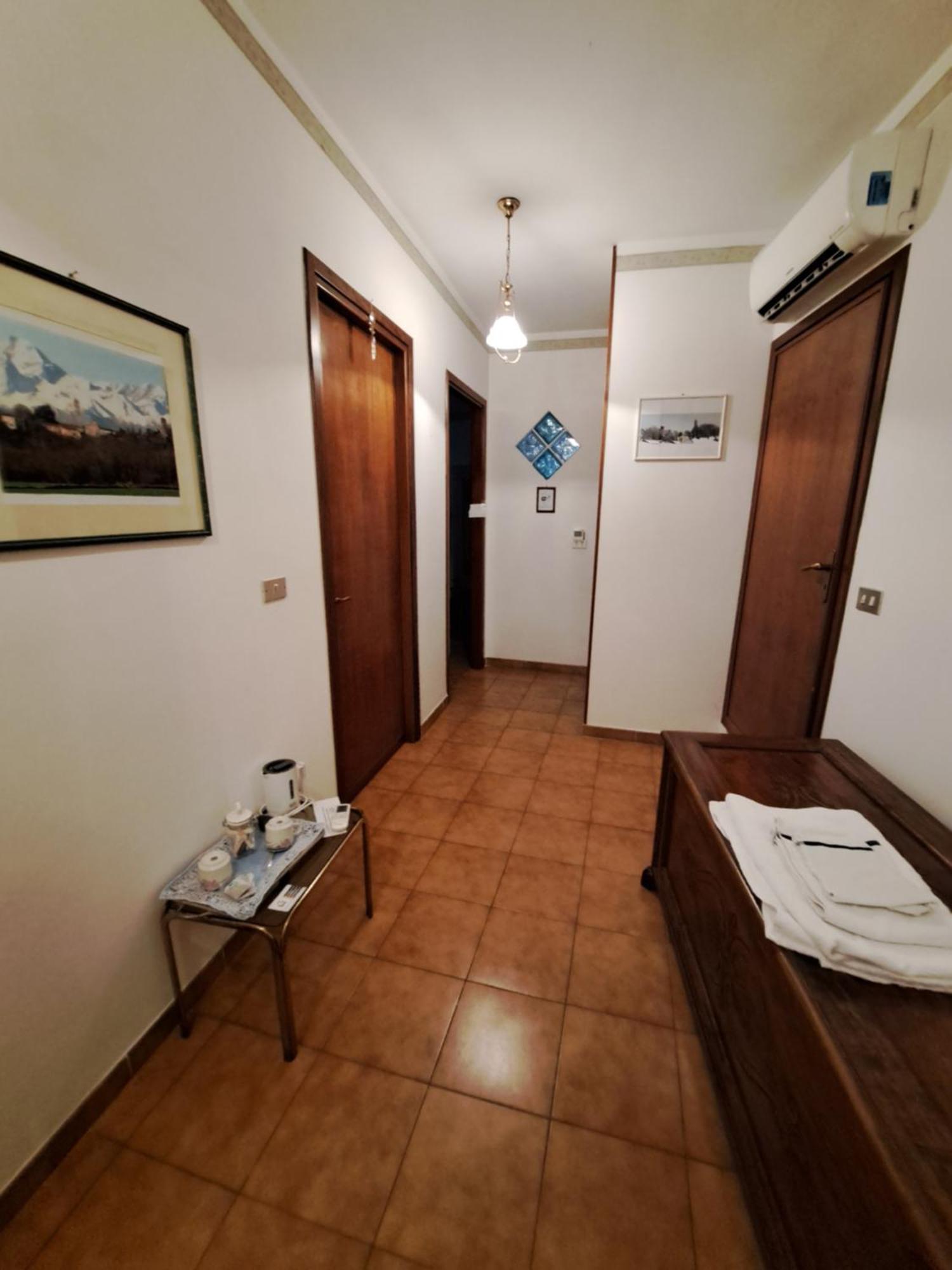 B&B La Casa Gialla Di Luca Mazzè Dış mekan fotoğraf
